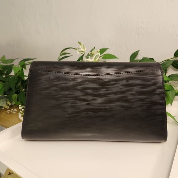SALE! LV Clutch - Louis Vuitton authentic epi black Art Deco envelope purse bag - Picture 6 of 17